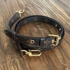 Louis Vuitton Métis adjustable monogram strap